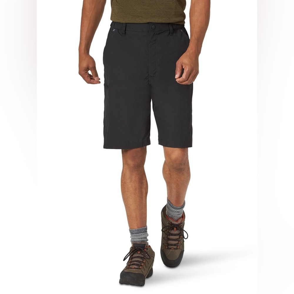 Wrangler gray outdoor performance zip cargo‎ shorts men’s size 44 casual hiking